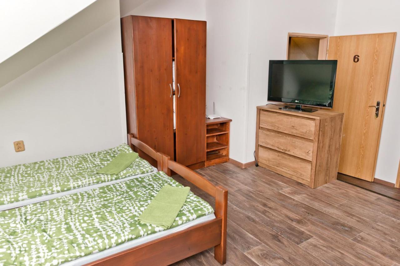 Penzion Pod Svahem Železná Ruda Exterior foto